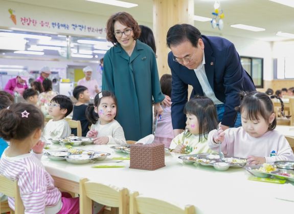 서거석 전북교육감, 신설 유치원 새 출발 응원