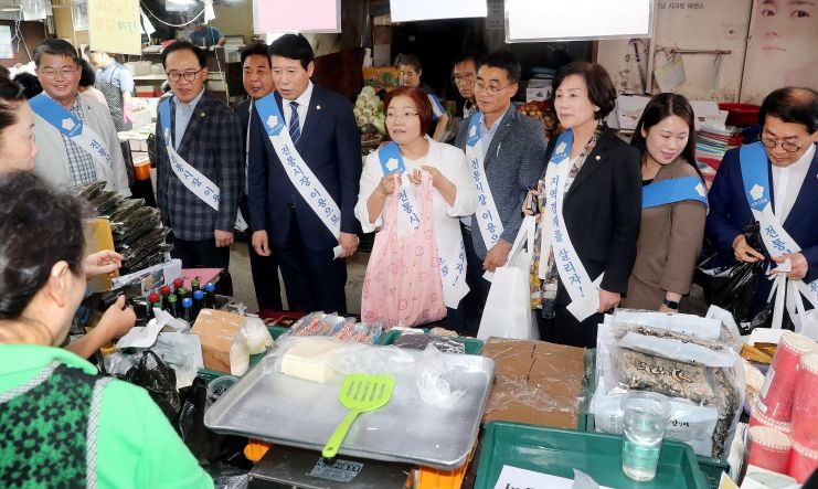 전주시의회 “추석 명절 장보기는 전통시장에서”