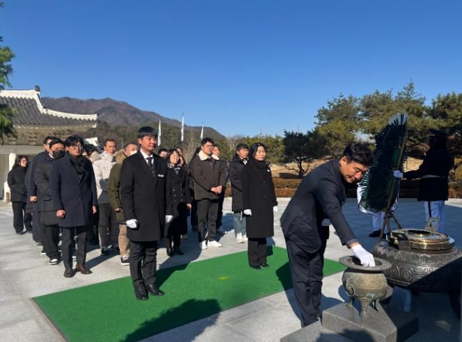 전주정보문화산업진흥원, 병오년 새해 첫 공식 업무로 국립임실호국원 참배